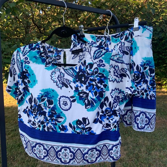 Two piece set - Picture 2 of 2